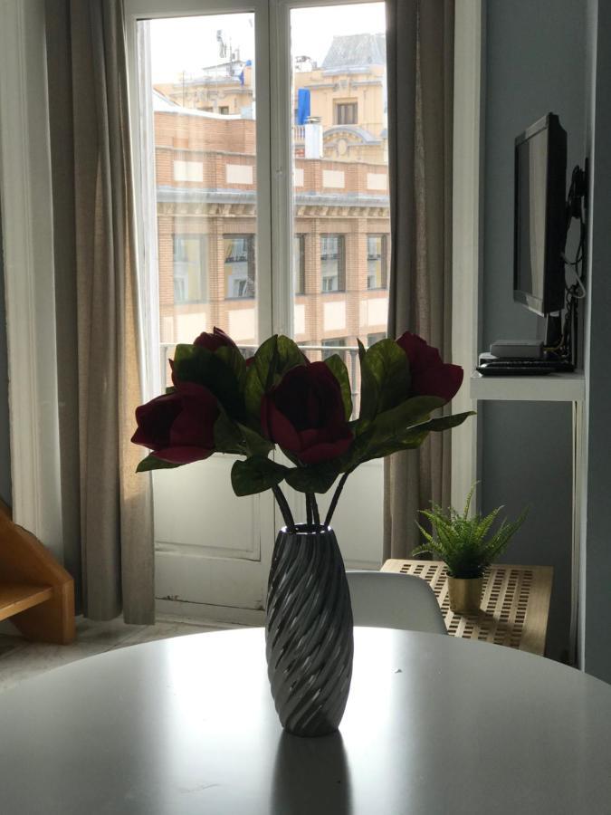 Oshun Puerta Del Sol Deluxe Lägenhet Madrid Exteriör bild